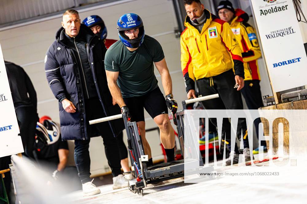 GER, Bob Bobsport, Saison 25 26, Maenner, Zentrale Leistungspruefung im Bobsport Anschubtest Traditionell haben sich die besten deutschen Piloten im Bobsport gemeinsam mit ihren Anschiebern in Oberhof zum Kräftemessen getroffen. 98559 Oberhof LOTTO Thüringen EISARENA Oberho Thüringen Deutschland