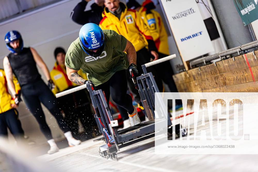 GER, Bob Bobsport, Saison 25 26, Maenner, Zentrale Leistungspruefung im Bobsport Anschubtest Traditionell haben sich die besten deutschen Piloten im Bobsport gemeinsam mit ihren Anschiebern in Oberhof zum Kräftemessen getroffen. 98559 Oberhof LOTTO Thüringen EISARENA Oberho Thüringen Deutschland