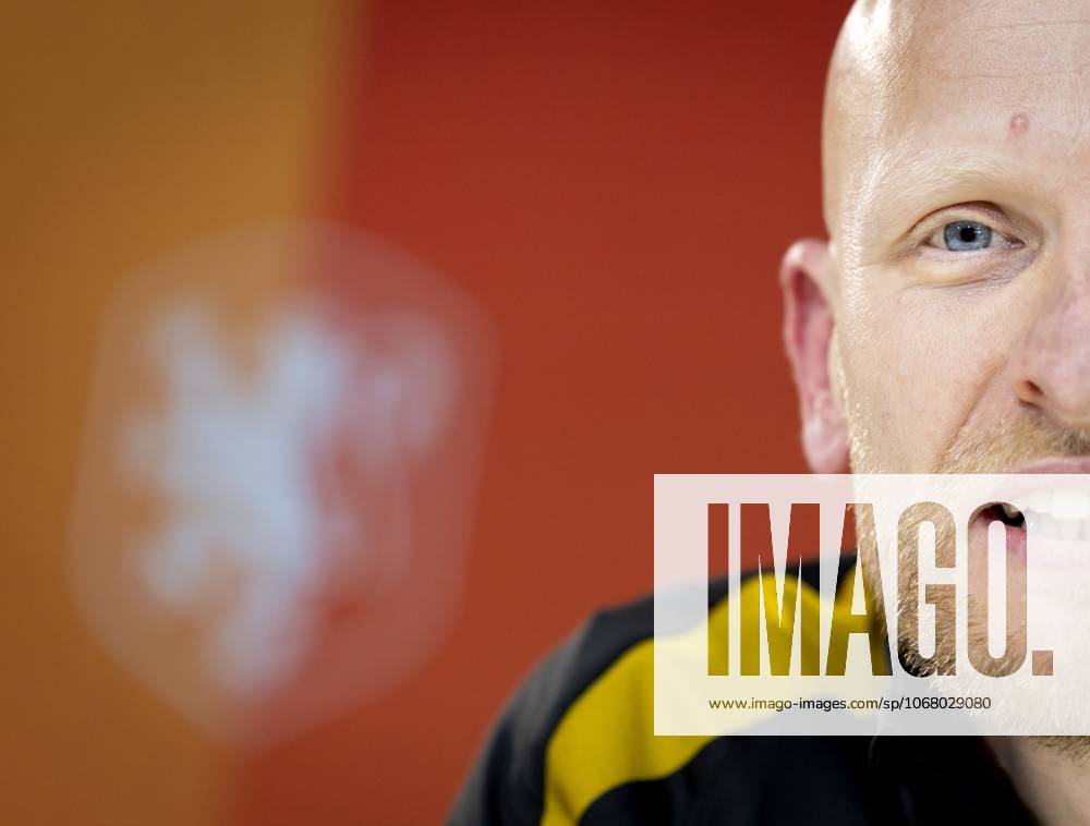 ZEIST - National coach Arjan Veurink during a press conference, PK, Pressekonferenz for the Dutch women s national team, Nationalteam The Dutch women are preparing for the friendly against Poland. ANP KOEN VAN WEEL ANPxSportx IVx 539790118 originalFilename: 539790118