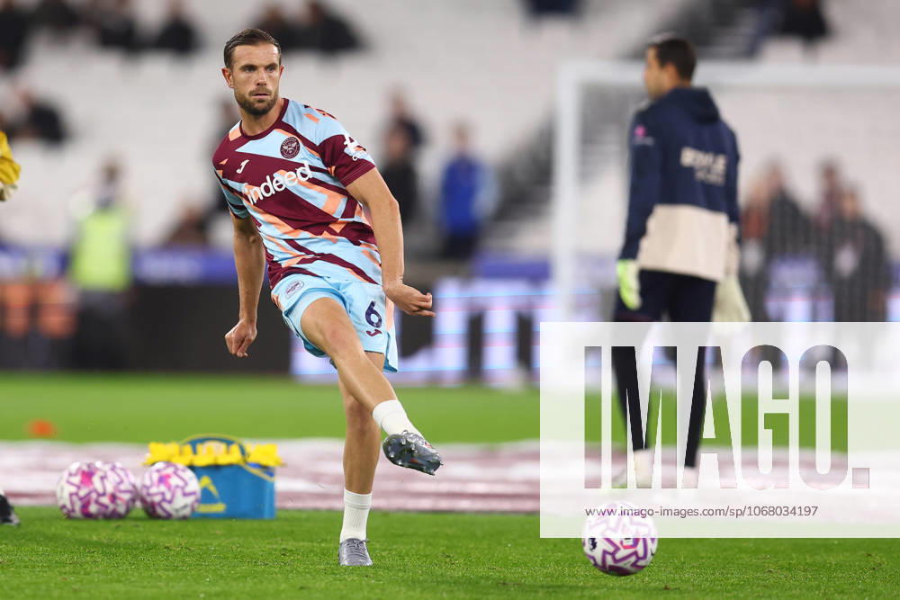 London, England, 20th October 2025. Jordan Henderson of Brentford warms up before the West Ham United vs Brentford Premier League match at the London Stadium, London. Picture credit should read: Paul Terry Sportimage . SPI_003_PT_West_Ham_Brentford SPI-4226-0003