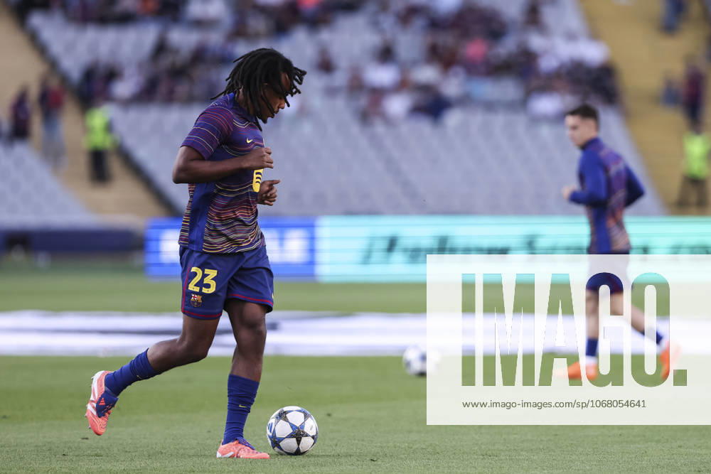 Jules Kounde of FC Barcelona, Barca warms up during the UEFA Champions League 2025 26 League Phase MD3 match between FC Barcelona and Olympiacos FC at Estadi Olimpic Lluis Companys on October 21, 2025 in Barcelona, Spain. Barcelona SPAIN - ZUMAa181 20251021_zaa_a181_082