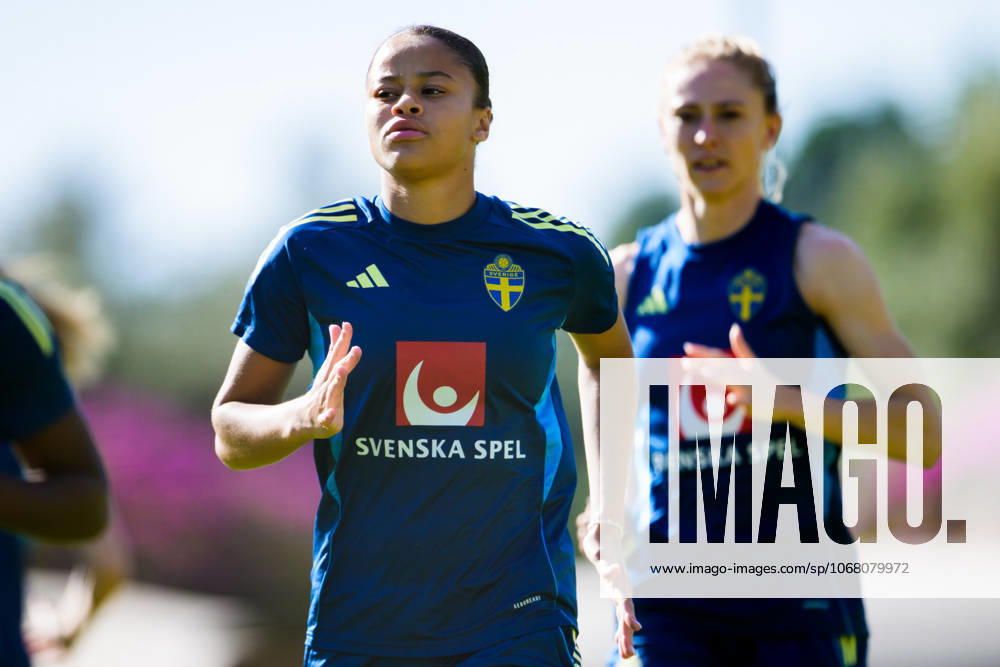 Felicia Schröder of the Swedish women s national football team at a training session on October 22, 2025 in Benahavis. Photo: Ludvig Thunman BILDBYRAN kod LT LT0733 fotboll football soccer fotball träning practice training sverige sweden dam bbeng