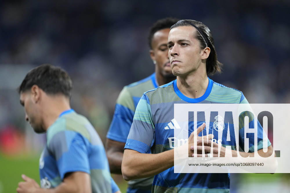 Alvaro Carreras of Real Madrid CF warms up during the UEFA Champions League 2025 26 League Phase MD3 match between Real Madrid C.F. and Juventus FC at Estadio Santiago Bernabeu on October 22, 2025 in Madrid, Spain. Madrid Spain - ZUMAa181 20251022_zaa_a181_116