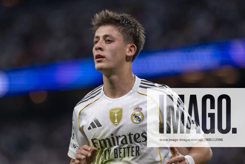 ARDA GULER of Real Madrid CF during the match on the third day of the group stage of the 2025 26 UEFA Champions League between REAL MADRID C.F. vs JUVENTUS DE TURIN, played at the Santiago Bernabeu Stadium on October 22, 2025, in Madrid, Spain. Madrid Spain - ZUMAc312 20251023_zsp_c312_117