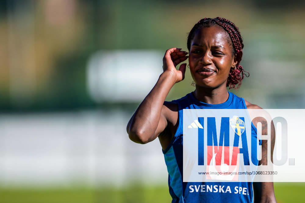 Evelyn Ijeh of the Swedish women s national football team at a training session on October 23, 2025 in Benahavis. Photo: Ludvig Thunman BILDBYRAN kod LT LT0734 fotboll football soccer fotball träning practice training sverige sweden dam bbeng
