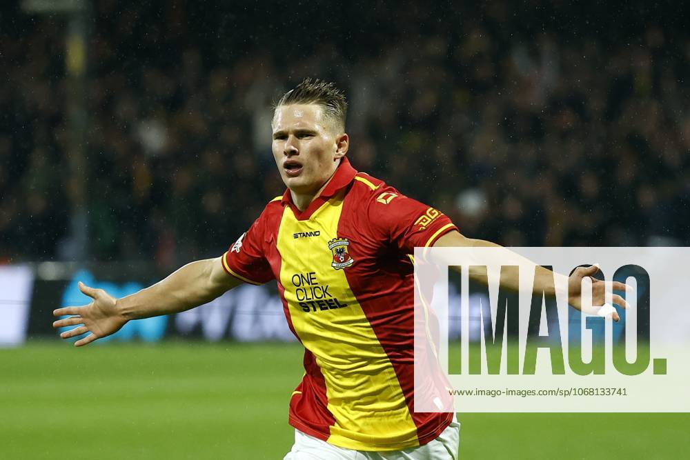 DEVENTER - Mathis Suray of Go Ahead Eagles celebrates the 1-1 draw during the UEFA Europa League match between Go Ahead Eagles and Aston Villa FC at De Adelaarshorst on October 23, 2025, in Deventer, Netherlands. ANP VINCENT JANNINK UEFA Europa League 2025-2026 ANPxSportx IVx 540075160 originalFilename: 540075160