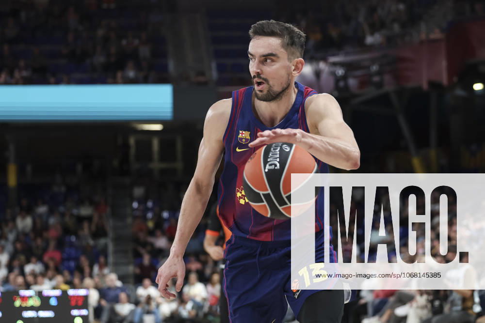 Tomas Satoransky of FC Barcelona, Barca in action during the Turkish Airlines Euroleague 2025 26 League Phase MD6 match played between FC Barcelona and Zalgiris Kaunas at Palau Blaugrana on October 23, 2025 in Barcelona, Spain. Barcelona Spain - ZUMAa181 20251023_zaa_a181_131