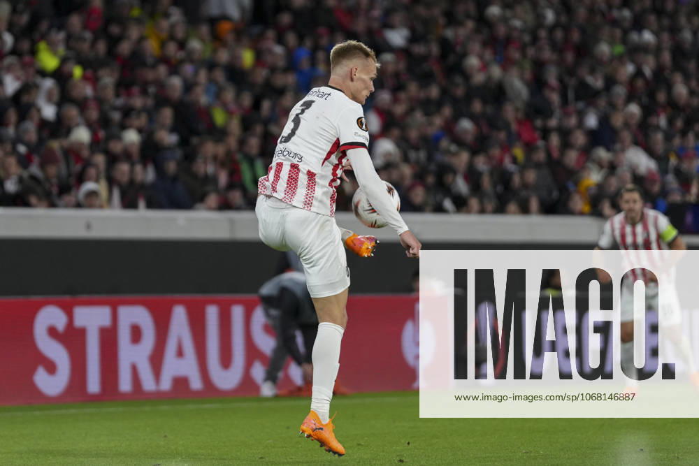 Philipp Lienhart (SC Freiburg, 03) am Ball , Deutschland, Fussball, UEFA Europa League, 3.Spieltag, Ligaphase, 2025 2026, SC Freiburg vs. FC Utrecht, 23.10.2025, Europa-Park Stadion, Freiburg, Deutschland Freiburg Europa-Park Stadion Baden-Württemberg Deutschland