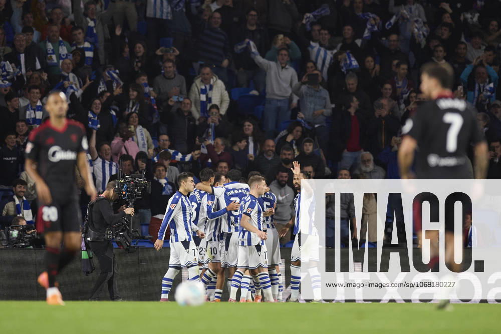 Mikel Oyarzabal of Real Sociedad celebrates after scoring the team s first goal during the LaLiga EA Sports match between Real Sociedad and Sevilla FC at Anoeta on October 24, 2025, in San Sebastian, Spain. San Sebastian SPAIN - ZUMAa181 20251024_zaa_a181_054
