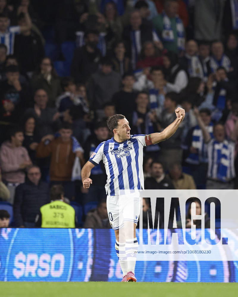 Mikel Oyarzabal of Real Sociedad celebrates after scoring the team s first goal during the LaLiga EA Sports match between Real Sociedad and Sevilla FC at Anoeta on October 24, 2025, in San Sebastian, Spain. San Sebastian SPAIN - ZUMAa181 20251024_zaa_a181_055