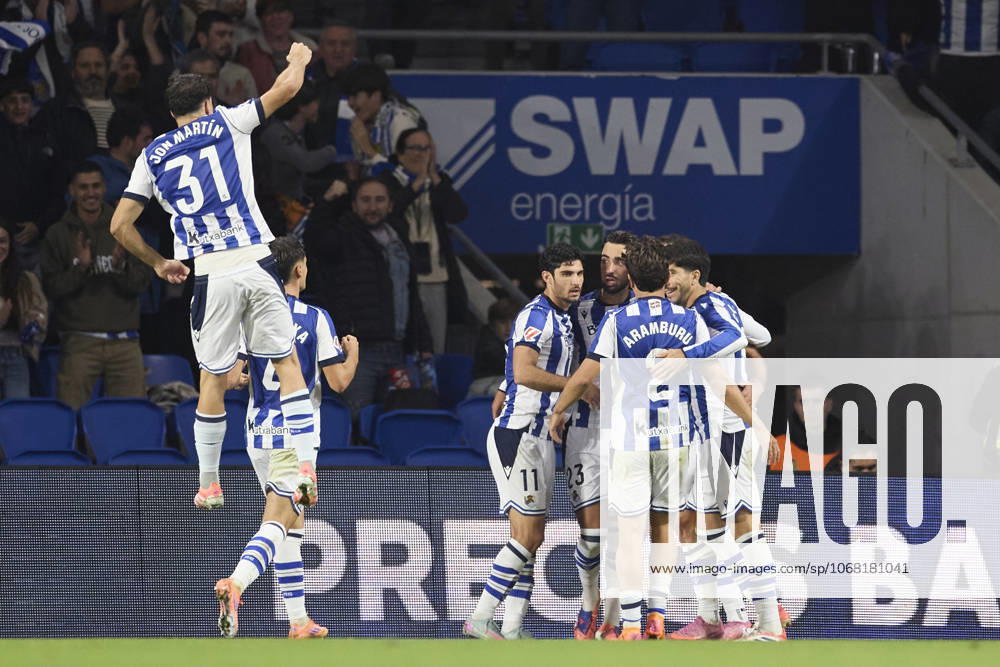 Mikel Oyarzabal of Real Sociedad celebrates after scoring the team s second goal during the LaLiga EA Sports match between Real Sociedad and Sevilla FC at Anoeta on October 24, 2025, in San Sebastian, Spain. San Sebastian SPAIN - ZUMAa181 20251024_zaa_a181_060