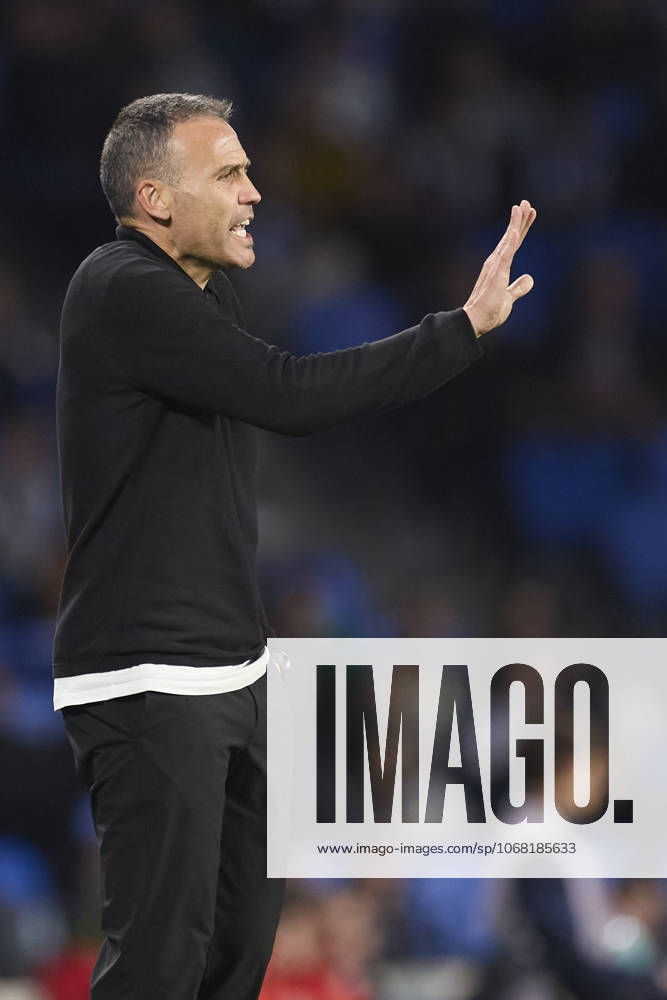 Sergio Francisco head coach of Real Sociedad reacts during the LaLiga EA Sports match between Real Sociedad and Sevilla FC at Anoeta on October 24, 2025, in San Sebastian, Spain. San Sebastian SPAIN - ZUMAa181 20251024_zaa_a181_091
