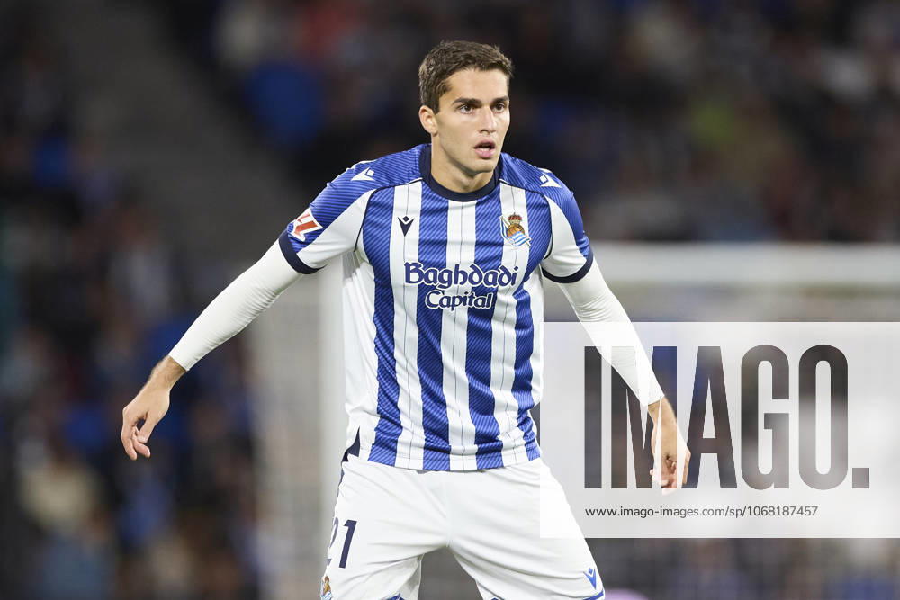 Arsen Zakharyan of Real Sociedad looks on during the LaLiga EA Sports match between Real Sociedad and Sevilla FC at Anoeta on October 24, 2025, in San Sebastian, Spain. San Sebastian SPAIN - ZUMAa181 20251024_zaa_a181_101