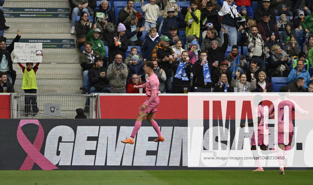 TOR zum 1:0 Fisnik Asllani TSG 1899 Hoffenheim (11) Torjubel Pink viiolett Trikot Sondertrikot Aktion GEMEINSAM GEGEN BRUSTKREBS TSG 1899 Hoffenheim im Hintergrund Bandenwerbung Logo Leon Avdullahu TSG 1899 Hoffenheim (07) Bazoumana Toure TSG Hoffenheim TSG 1899 Hoffenheim vs 1. FC Heidenheim 1846 FCH 25.10.2025 DFL REGULATIONS PROHIBIT ANY USE OF PHOTOGRAPHS AS IMAGE SEQUENCES AND OR QUASI-VIDEO TSG 1899 Hoffenheim vs 1. FC Heidenheim 1846 FCH