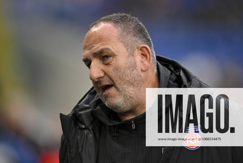Vor Spielbeginn: Trainer Coach Frank Schmidt 1. FC Heidenheim 1846 FCH TSG 1899 Hoffenheim vs 1. FC Heidenheim 1846 FCH 25.10.2025 DFL REGULATIONS PROHIBIT ANY USE OF PHOTOGRAPHS AS IMAGE SEQUENCES AND OR QUASI-VIDEO TSG 1899 Hoffenheim vs 1. FC Heidenheim 1846 FCH