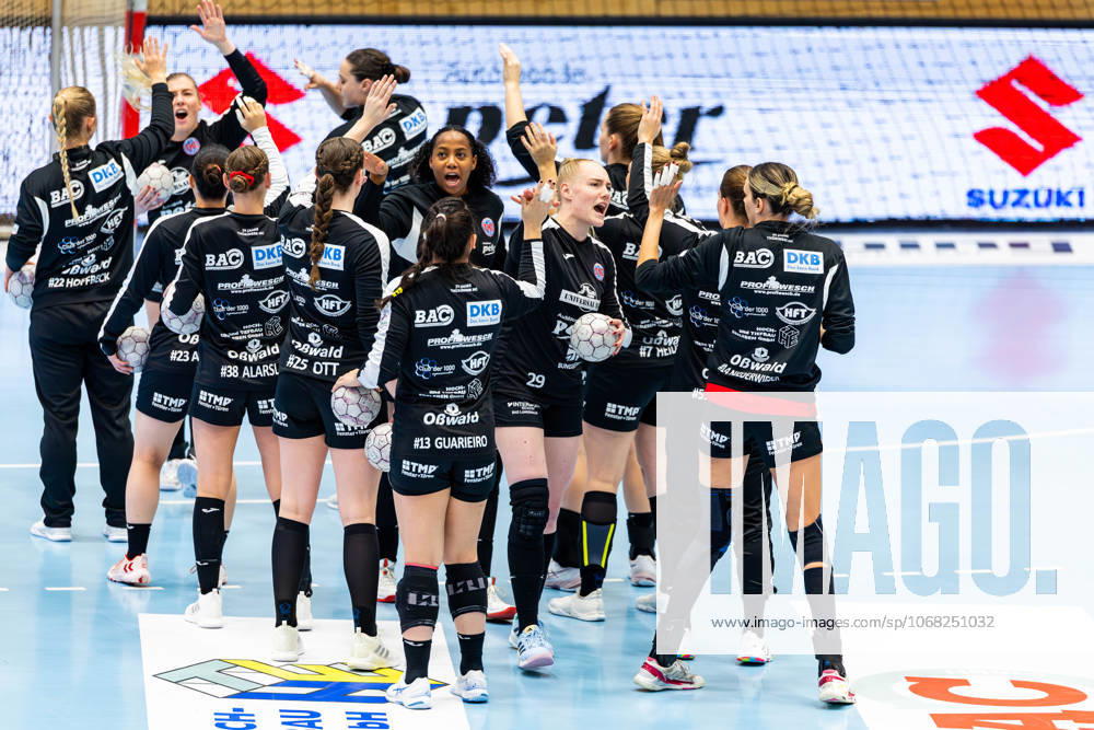GER, Handball, Frauen, Saison 2025 2026, Alsco 1.Bl, 6.Spieltag, Thueringer HC - VfL Oldenburg WarmUp Thueringer HC, mit im Bild Johanna Reichert (Thueringer HC,29) 99947 Bad Langensalza Salza Halle Sporthalle Mehrz Thüringen Deutschland