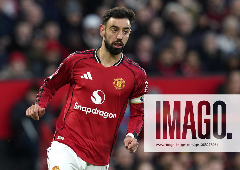 Manchester, England, 25th October 2025. Bruno Fernandes of Manchester United, ManU during the Manchester United vs Brighton and Hove Albion Premier League match at Old Trafford, Manchester. Picture credit should read: Andrew Yates Sportimage . SPI_127_AY_Man_Utd_Brighton SPI-4237-0130