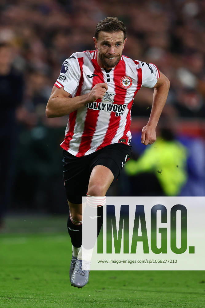 London, England, 25th October 2025. Jordan Henderson of Brentford during the Brentford vs Liverpool Premier League match at Gtech Community Stadium, London. Picture credit should read: Paul Terry Sportimage . SPI_067_PT_Brentford_Liverpool SPI-4238-0068