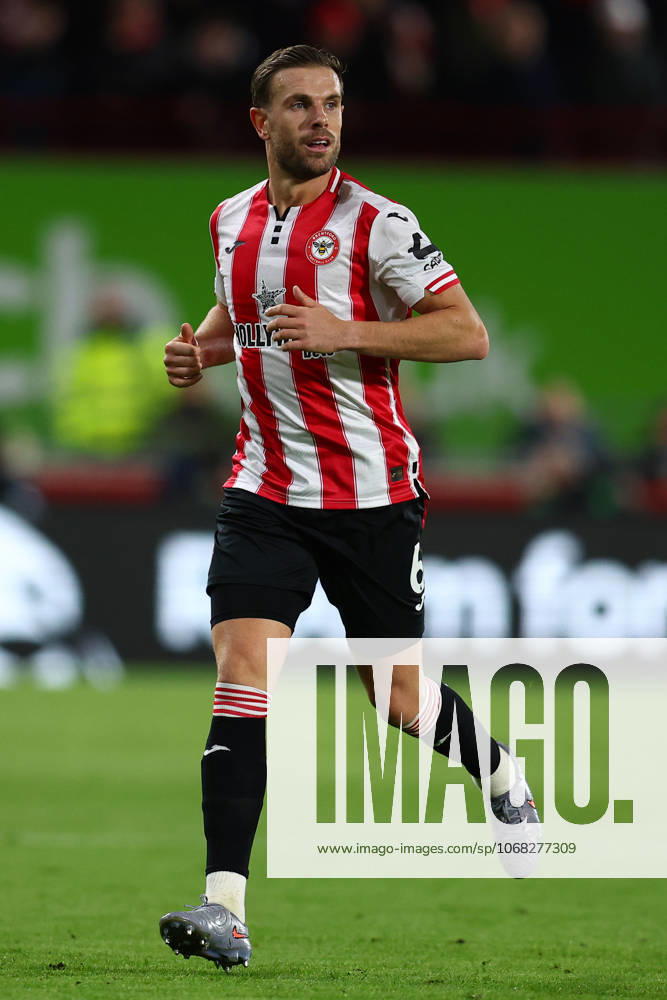 London, England, 25th October 2025. Jordan Henderson of Brentford during the Brentford vs Liverpool Premier League match at Gtech Community Stadium, London. Picture credit should read: Paul Terry Sportimage . SPI_099_PT_Brentford_Liverpool SPI-4238-0100
