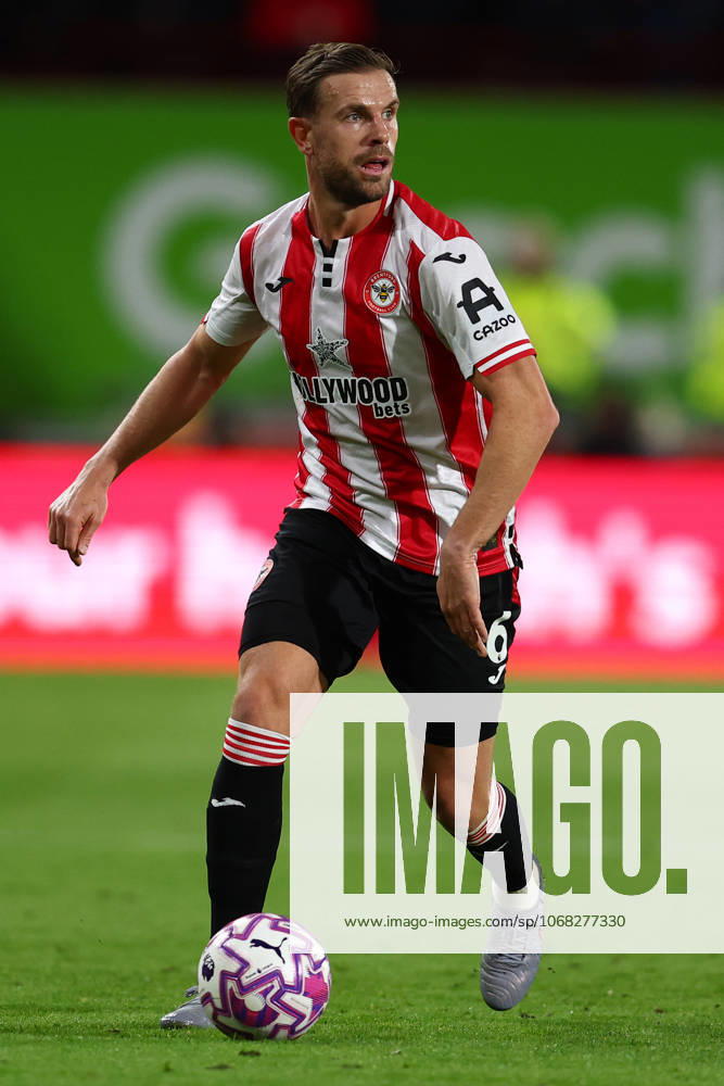 London, England, 25th October 2025. Jordan Henderson of Brentford during the Brentford vs Liverpool Premier League match at Gtech Community Stadium, London. Picture credit should read: Paul Terry Sportimage . SPI_111_PT_Brentford_Liverpool SPI-4238-0112