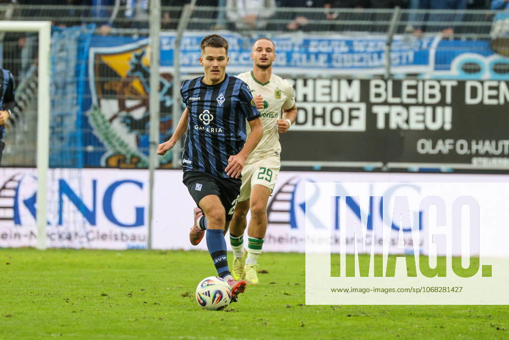 Diego Michel (SV Waldhof Mannheim, 28) Fussball: 3. Liga, 12. Spieltag, SV Waldhof Mannheim vs. TSV 1860 München am 25.10.2025 in Mannheim (Carl-Benz-Stadion), Deutschland Mannheim Carl-Benz-Stadion Deutschland