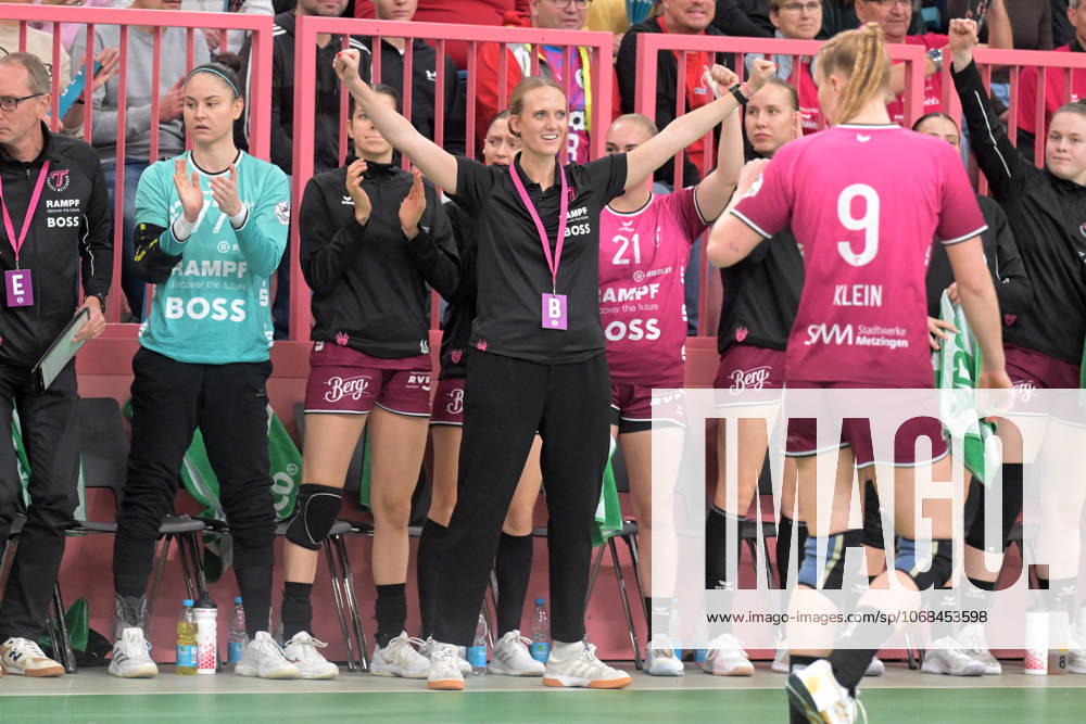 Miriam Hirsch (TusSies Metzingen, Trainerin) Jubelt TusSies Metzingen vs. HSG Bensheim Auerbach, Handball, Alsco HBF, 5.Ligaspieltag, Saison 2025 2026, 29.10.2025 TusSies Metzingen vs. HSG Bensheim Auerbach, Handball, Alsco HBF, 5.Ligaspieltag, Saison 2025 2026, 29.10.2025 Tuebingen