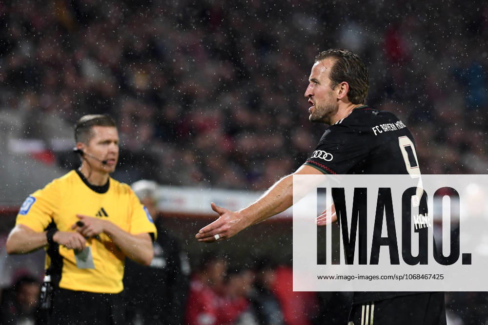 Harry Kane (FC Bayern Muenchen) gestikuliert, gestik waehrend des Spiels der 2. Runde im DFB-Pokal zwischen 1. FC Köln und FC Bayern München im Rhein-Energie-Stadion am 29. October 2025 in Köln, Deutschland. (Foto von Ralf Treese DeFodi Images) +++ Harry Kane (FC Bayern Muenchen) gestures during the DFB-Cup - Second Round match between 1. FC Koeln and FC Bayern München at Rhein-Energie-Stadion on October 29, 2025 in Koeln, Germany. (Photo by Ralf Treese DeFodi Images) DFB DFL REGULATIONS PROHIBIT ANY USE OF PHOTOGRAPHS AS IMAGE SEQUENCES AND OR QUASI-VIDEO. (Photo by Ralf Treese DeFodi Images) Harry Kane FC Bayern Muenchen gestures, gestures during the DFB Cup Second Round match between 1 FC Koeln and FC Bayern München at Rhein Energie Stadion on October 29, 2025 in Koeln, Germany Photo by Ralf Treese DeFodi Images Harry Kane FC Bayern Muenchen gestures during the DFB Cup Second Round match between 1 FC Koeln and FC Bayern München at Rhein Energie Stadion on October 29, 2025 in Koeln, Germany Photo by Ralf Treese DeFodi Images DFB DFL REGULATIONS PROHIBIT ANY USE OF PHOTOGRAPHS AS IMAGE SEQUENCES AND OR QUASI VIDEO Photo by Ralf Treese DeFodi Images
