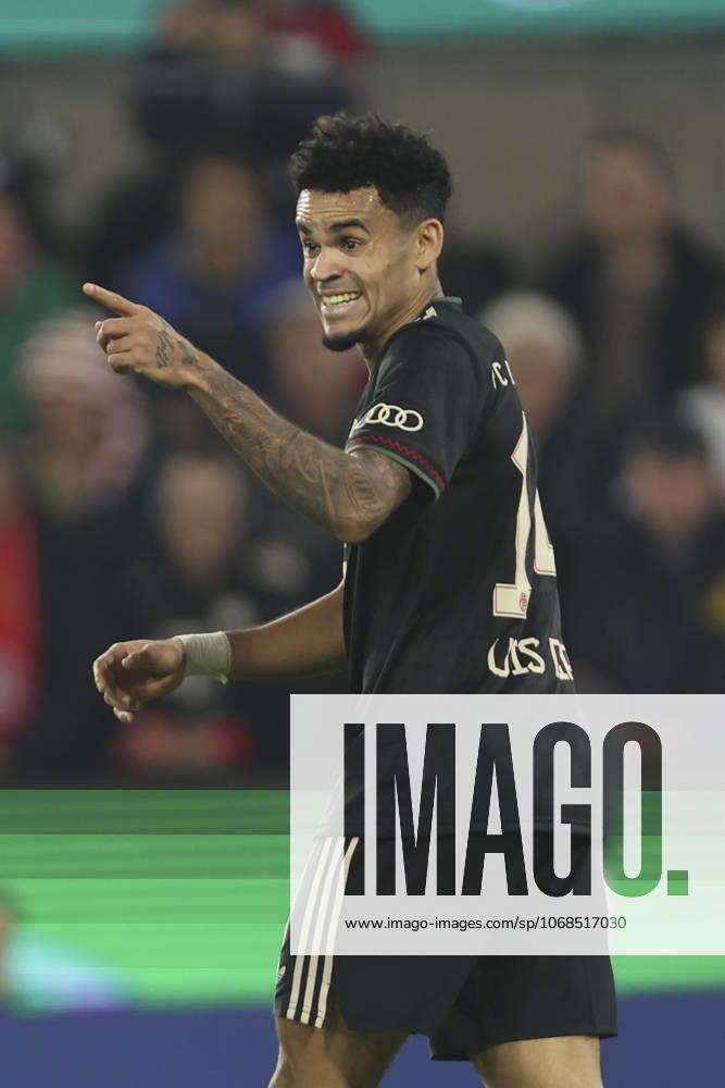Luis Diaz (FC Bayern München) gestikuliert, Gestik waehrend des DFB-Pokal Spiels 1.FC Köln v FC Bayern München, RheinEnergieStadion am 29. October 2025 in Köln, Deutschland. (Foto von Oliver Kaelke DeFodi Images) +++ Luis Diaz (FC Bayern München) gestures during the DFB-Pokal match between 1.FC Köln v FC Bayern München at RheinEnergieStadion on October 29, 2025 in Cologne, Germany. (Photo by Oliver Kaelke DeFodi Images) (Photo by Oliver Kaelke DeFodi Images) Luis Diaz FC Bayern München gestures, gestures during the DFB Pokal match 1 FC Köln v FC Bayern München, RheinEnergieStadion on October 29, 2025 in Cologne, Germany Photo by Oliver Kaelke DeFodi Images Luis Diaz FC Bayern München gestures during the DFB Pokal match between 1 FC Köln v FC Bayern München at RheinEnergieStadion on October 29, 2025 in Cologne, Germany Photo by Oliver Kaelke DeFodi Images Photo by Oliver Kaelke DeFodi Images