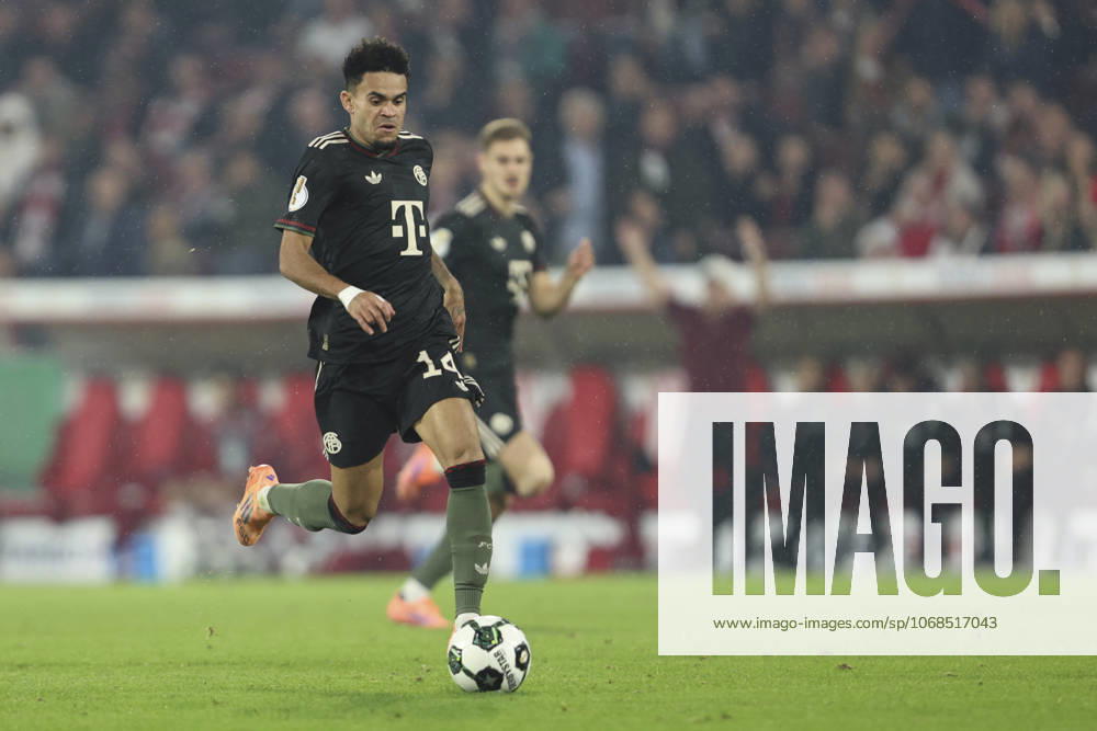 Luis Diaz (FC Bayern München) in Aktion, am Ball, Einzelaktion waehrend des DFB-Pokal Spiels 1.FC Köln v FC Bayern München, RheinEnergieStadion am 29. October 2025 in Köln, Deutschland. (Foto von Oliver Kaelke DeFodi Images) +++ Luis Diaz (FC Bayern München) controls the ball during the DFB-Pokal match between 1.FC Köln v FC Bayern München at RheinEnergieStadion on October 29, 2025 in Cologne, Germany. (Photo by Oliver Kaelke DeFodi Images) (Photo by Oliver Kaelke DeFodi Images) Luis Diaz FC Bayern Munich in action, on the ball, single action during the DFB Pokal match 1 FC Köln v FC Bayern München, RheinEnergieStadion on October 29, 2025 in Cologne, Germany Photo by Oliver Kaelke DeFodi Images Luis Diaz FC Bayern München controls the ball during the DFB Pokal match between 1 FC Köln v FC Bayern München at RheinEnergieStadion on October 29, 2025 in Cologne, Germany Photo by Oliver Kaelke DeFodi Images Photo by Oliver Kaelke DeFodi Images