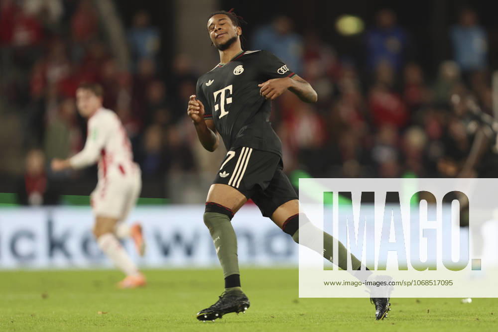 Michael Olise (FC Bayern München) gestikuliert, Gestik waehrend des DFB-Pokal Spiels 1.FC Köln v FC Bayern München, RheinEnergieStadion am 29. October 2025 in Köln, Deutschland. (Foto von Oliver Kaelke DeFodi Images) +++ Michael Olise (FC Bayern München) gestures during the DFB-Pokal match between 1.FC Köln v FC Bayern München at RheinEnergieStadion on October 29, 2025 in Cologne, Germany. (Photo by Oliver Kaelke DeFodi Images) (Photo by Oliver Kaelke DeFodi Images) Michael Olise FC Bayern München gestures, gestures during the DFB Pokal match 1 FC Köln v FC Bayern München, RheinEnergieStadion on October 29, 2025 in Cologne, Germany Photo by Oliver Kaelke DeFodi Images Michael Olise FC Bayern München gestures during the DFB Pokal match between 1 FC Köln v FC Bayern München at RheinEnergieStadion on October 29, 2025 in Cologne, Germany Photo by Oliver Kaelke DeFodi Images Photo by Oliver Kaelke DeFodi Images