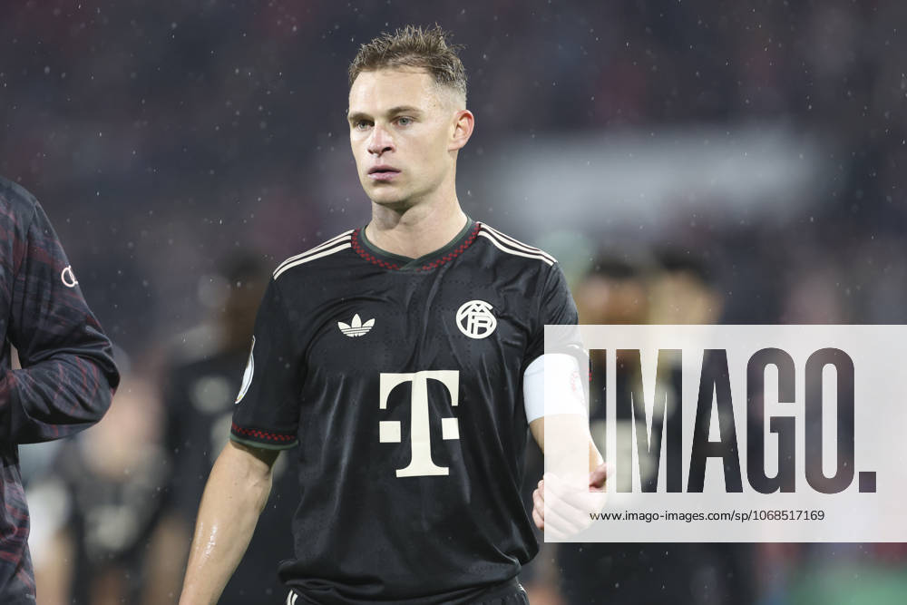 Joshua Kimmich (FC Bayern München) gestikuliert, Gestik waehrend des DFB-Pokal Spiels 1.FC Köln v FC Bayern München, RheinEnergieStadion am 29. October 2025 in Köln, Deutschland. (Foto von Oliver Kaelke DeFodi Images) +++ Joshua Kimmich (FC Bayern München) gestures during the DFB-Pokal match between 1.FC Köln v FC Bayern München at RheinEnergieStadion on October 29, 2025 in Cologne, Germany. (Photo by Oliver Kaelke DeFodi Images) (Photo by Oliver Kaelke DeFodi Images) Joshua Kimmich FC Bayern Munich gestures during the DFB Pokal match between 1 FC Köln v FC Bayern München at RheinEnergieStadion on October 29, 2025 in Cologne, Germany Photo by Oliver Kaelke DeFodi Images Joshua Kimmich FC Bayern München gestures during the DFB Pokal match between 1 FC Köln v FC Bayern München at RheinEnergieStadion on October 29, 2025 in Cologne, Germany Photo by Oliver Kaelke DeFodi Images Photo by Oliver Kaelke DeFodi Images