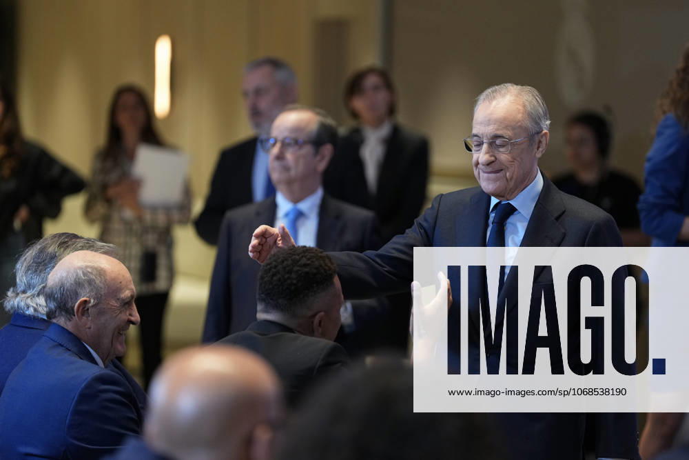 Florentino Perez, President of Real Madrid, greets Kylian Mbappe during the presentation of the 2024â€2025 Golden Boot to Kylian Mbappe in the VIP box at the Santiago Bernabeu Stadium on October 31, 2025 in Madrid, Spain. Madrid Spain - ZUMAa181 20251031_zaa_a181_070