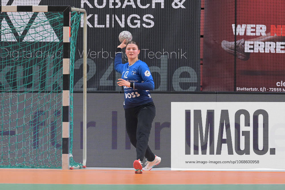 Marie Kristin Weiss (TusSies Metzingen, 12) im Tor TusSies Metzingen vs. Buxtehuder SV, Handball, Alsco HBF, 7.Ligaspieltag, Saison 2025 2026, 01.11.2025 TusSies Metzingen vs. Buxtehuder SV, Handball, Alsco HBF, 7.Ligaspieltag, Saison 2025 2026, 01.11.2025 Tuebingen