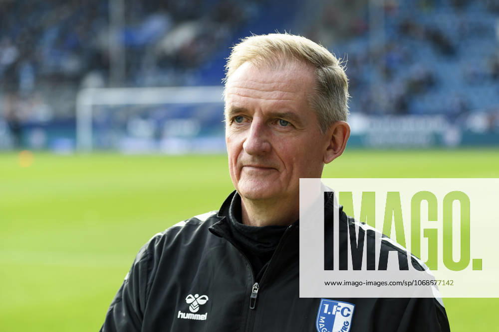 Trainer Petrik Sander (1.FC Magdeburg) schaut waehrend des spiels der 2. Bundesliga zwischen VfL Bochum und 1.FC Magdeburg , Vonovia Ruhrstadion am 02. November 2025 in Bochum, Deutschland. (Foto von Max Maiwald DeFodi Images) +++ Trainer Petrik Sander (1.FC Magdeburg) looks on during the 2. Bundesliga match between VfL Bochum and 1.FC Magdeburg at Vonovia Ruhrstadion on November 2, 2025 in Bochum, Germany. (Photo by Max Maiwald DeFodi Images) DFB DFL REGULATIONS PROHIBIT ANY USE OF PHOTOGRAPHS AS IMAGE SEQUENCES AND OR QUASI-VIDEO. (Photo by Max Maiwald DeFodi Images) Trainer Petrik Sander 1 FC Magdeburg looks on during the 2 Bundesliga match between VfL Bochum and 1 FC Magdeburg , Vonovia Ruhrstadion on November 02, 2025 in Bochum, Germany Photo by Max Maiwald DeFodi Images Trainer Petrik Sander 1 FC Magdeburg looks on during the 2 Bundesliga match between VfL Bochum and 1 FC Magdeburg at Vonovia Ruhrstadion on November 2, 2025 in Bochum, Germany Photo by Max Maiwald DeFodi Images DFB DFL REGULATIONS PROHIBIT ANY USE OF PHOTOGRAPHS AS IMAGE SEQUENCES AND OR QUASI VIDEO Photo by Max Maiwald DeFodi Images