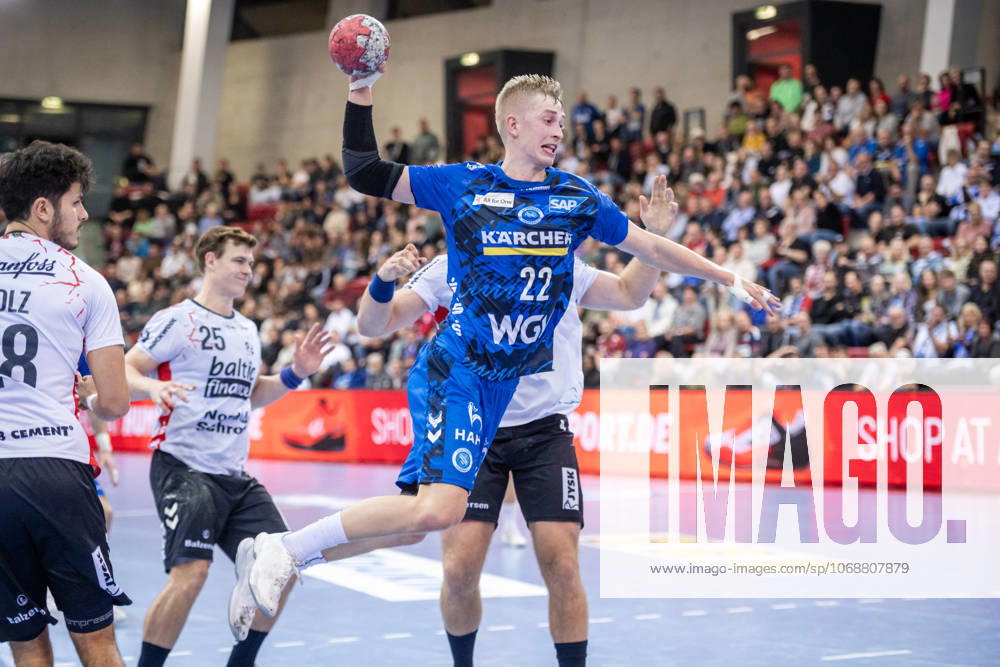 Torben Matzken (TVB Stuttgart, 22) GER, TVB Stuttgart - SG Flensburg-Handewitt, DAIKIN HBL, Handball, Bundesliga, DHB Pokal Achtelfinale, Spielzeit 2025 2026, 05.11.2025 GER, TVB Stuttgart - SG Flensburg-Handewitt, DAIKIN HBL, Handball, Bundesliga, DHB Pokal Achtelfinale, Spielzeit 2025 2026, 05.11.2025 Stuttgart
