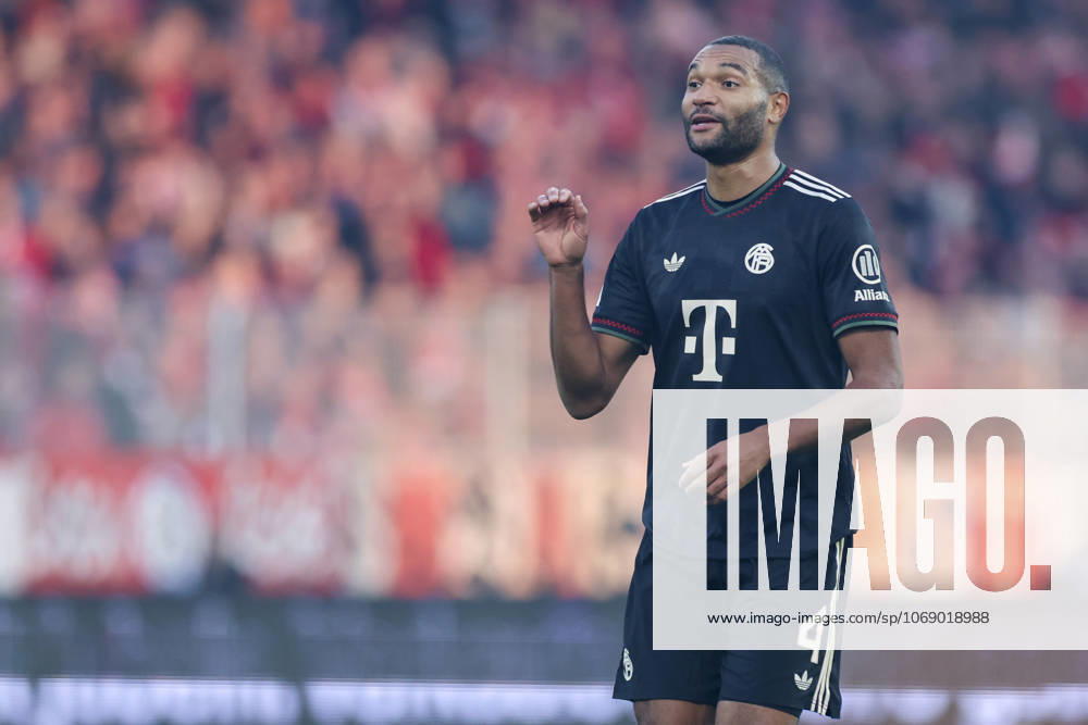 Jonathan Tah (FC Bayern Muenchen) gestikuliert, Bundesliga, 1. FC Union Berlin v FC Bayern München, Stadion An der Alten Försterei am 08. November 2025 in Berlin, Deutschland. (Foto von Marco Steinbrenner DeFodi Images) Jonathan Tah (FC Bayern Muenchen) gestures, Bundesliga, 1. FC Union Berlin v FC Bayern München, Stadion An der Alten Försterei, November 8, 2025 in Berlin, Germany. (Photo by Marco Steinbrenner DeFodi Images) DFL regulations prohibit any use of photographs as image sequences and or quasi-video. Jonathan Tah FC Bayern Muenchen gestures, Bundesliga, 1 FC Union Berlin v FC Bayern München, Stadion An der Alten Försterei, November 8, 2025 in Berlin, Germany Photo by Marco Steinbrenner DeFodi Images Jonathan Tah FC Bayern Muenchen gestures, Bundesliga, 1 FC Union Berlin v FC Bayern München, Stadion An der Alten Försterei, November 8, 2025 in Berlin, Germany Photo by Marco Steinbrenner DeFodi Images DFL regulations prohibit any use of photographs as image sequences and or quasi video