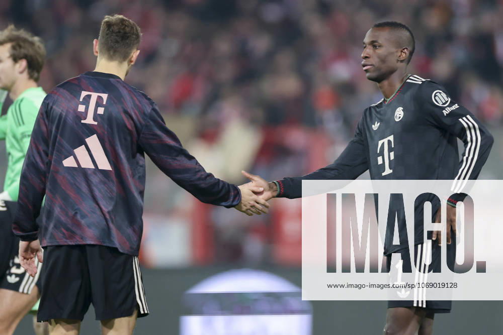 Josip Stanisic (FC Bayern Muenchen) und Nicolas Jackson (FC Bayern Muenchen) schauen enttaeuscht, Bundesliga, 1. FC Union Berlin v FC Bayern München, Stadion An der Alten Försterei am 08. November 2025 in Berlin, Deutschland. (Foto von Marco Steinbrenner DeFodi Images) Josip Stanisic (FC Bayern Muenchen) und Nicolas Jackson (FC Bayern Muenchen) look dejected, Bundesliga, 1. FC Union Berlin v FC Bayern München, Stadion An der Alten Försterei, November 8, 2025 in Berlin, Germany. (Photo by Marco Steinbrenner DeFodi Images) DFL regulations prohibit any use of photographs as image sequences and or quasi-video. Josip Stanisic FC Bayern Muenchen and Nicolas Jackson FC Bayern Muenchen look dejected, Bundesliga, 1 FC Union Berlin v FC Bayern München, Stadion An der Alten Försterei, November 8, 2025 in Berlin, Germany Photo by Marco Steinbrenner DeFodi Images Josip Stanisic FC Bayern Muenchen and Nicolas Jackson FC Bayern Muenchen look dejected, Bundesliga, 1 FC Union Berlin v FC Bayern München, Stadion An der Alten Försterei, November 8, 2025 in Berlin, Germany Photo by Marco Steinbrenner DeFodi Images DFL regulations prohibit any use of photographs as image sequences and or quasi video