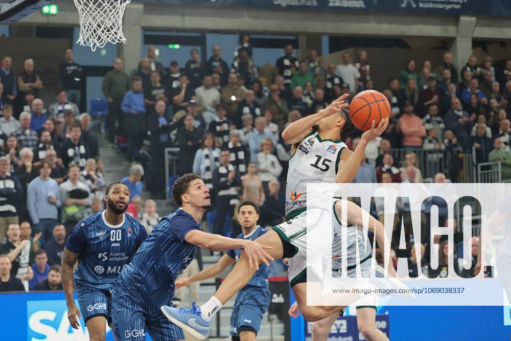 V.li., Kevin McClain (MLP Academics Heidelberg, 3), Jordan Roland (Vet-Concept Gladiators Trier, 15) GER, MLP Academics Heidelberg vs. Vet-Concept Gladiators Trier, Basketball, easycredit Basketball Bundesliga, 7.Spieltag, Saison, 2025 2026, 09.11.2025 GER, MLP Academics Heidelberg vs. Vet-Concept Gladiators Trier, Basketball, easycredit Basketball Bundesliga, 7.Spieltag, Saison, 2025 2026, 09.11.2025 Heidelberg