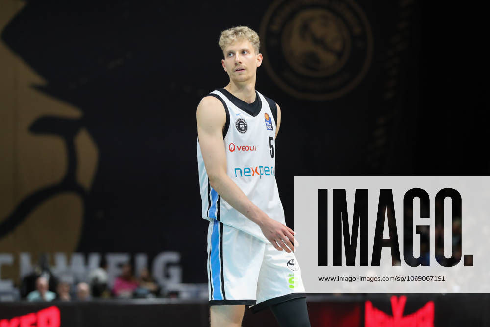 Basketball easyCredit BBL, Basketball Loewen Braunschweig - Veolia Hamburg Towers, v.l. Zsombor Maronka (Hamburg, 5) Braunschweig