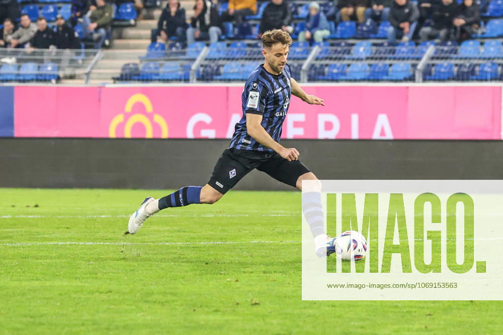 Lukas Klünter (SV Waldhof Mannheim, 24) Fussball: bfv-Rothaus-Pokal, Viertelfinale, SV Waldhof Mannheim vs. FC-Astoria Walldorf am 12.11.2025 in Mannheim (Carl-Benz-Stadion), Deutschland Mannheim Carl-Benz-Stadion Deutschland