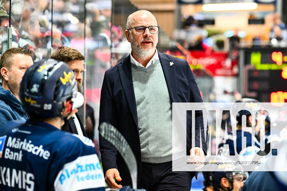 Stefan Nyman (Cheftrainer, Headcoach, Iserlohn Roosters), GER, Iserlohn Roosters vs. ERC Ingolstadt, Eishockey, Penny-DEL, 18. Spieltag, Spielzeit 2025 2026, 24.11.2025, GER, Iserlohn Roosters vs. ERC Ingolstadt, Eishockey, Penny-DEL, 18. Spieltag, Spielzeit 2025 2026, 14.11.2025 Iserlohn