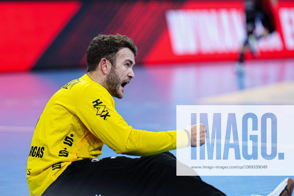Jubel nach Parade Gonzalo Perez de Vargas (THW Kiel, 01) GER, THW Kiel vs. BSV Bern, Handball, EHF European League, Spieltag 4, Saison 2025 2026, 18.11.2025 GER, THW Kiel vs. BSV Bern, Handball, EHF European League, Spieltag 4, Saison 2025 2026, 18.11.2025 Kiel