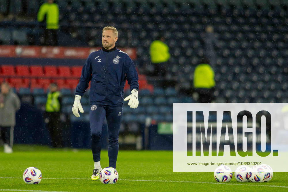Scotland v Denmark 2026 FIFA World Cup, WM, Weltmeisterschaft, Fussball Qualifier 18 11 2025. Group C Kasper Schmeichel of Denmark national team, Nationalteam during the 2026 FIFA World Cup Qualifier match between Scotland and Denmark at Hampden Park, Glasgow, United Kingdom on 18 November 2025. Hampden Park The National Stadium Glasgow Scotland Editorial use only ,