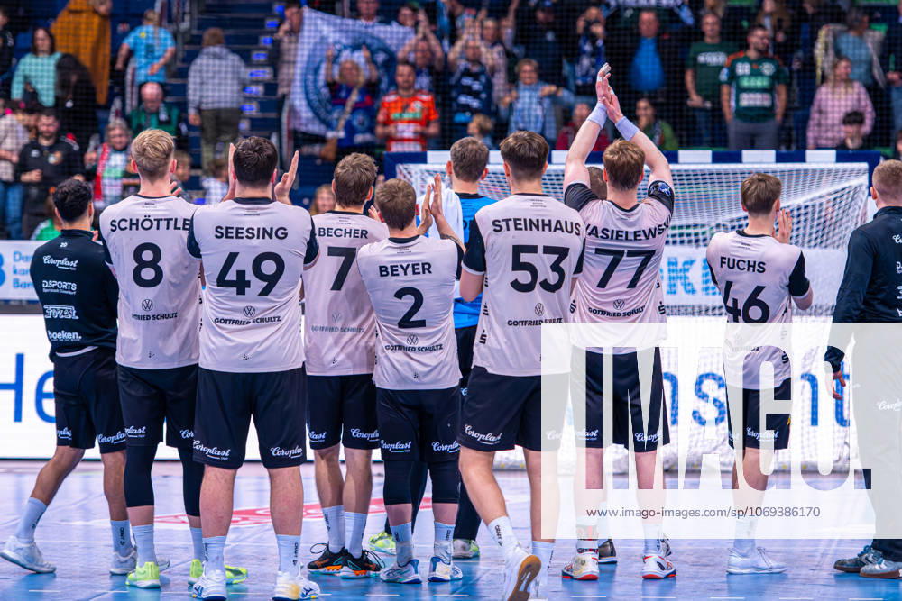 (v.l.), TSV Hannover-Burgdorf (grün) gegen Bergischer HC (beige) am 13. Spieltag der Saison 2025 2026 in der DAIKIN Handball-Bundesliga (20.11.2025, ZAG Arena (Hannover, GER),