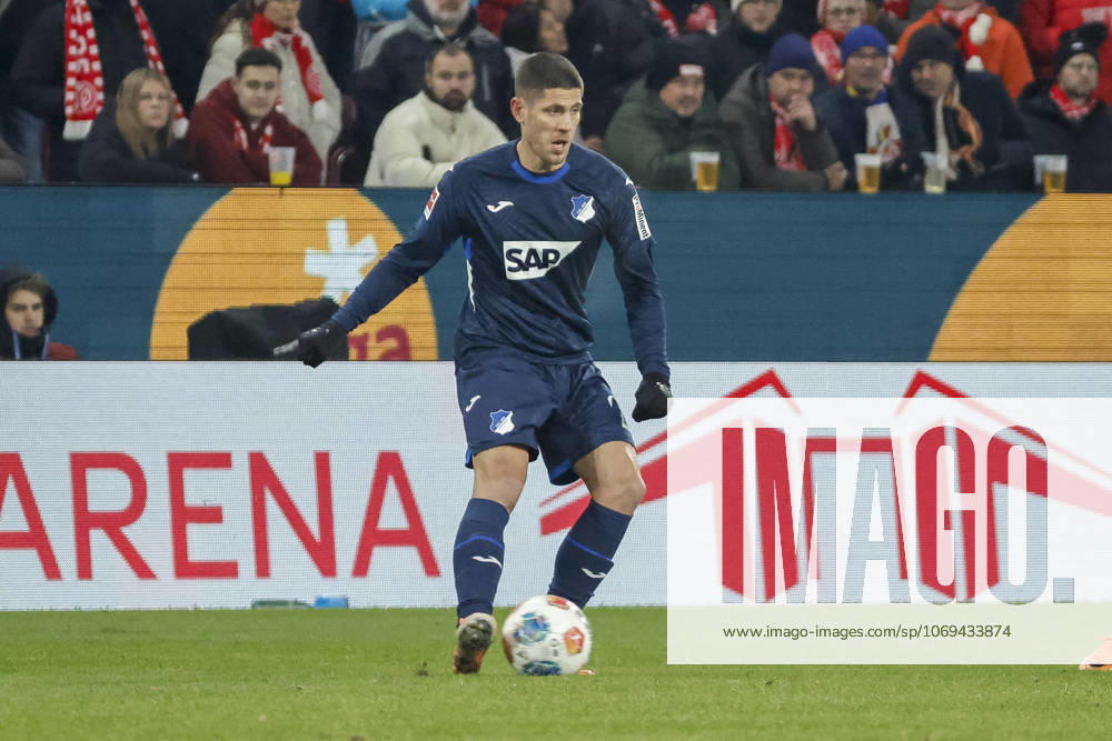 Andrej Kramaric (TSG Hoffenheim, 27) am Ball , Deutschland, Fussball, 1. Bundesliga, 11.Spieltag, 2025 2026, 1.FSV Mainz vs. TSG 1899 Hoffenheim, 21.11.2025, Mewa Arena, Mainz, Deutschland Mainz Mewa Arena Rheinland-Pfalz Deutschland