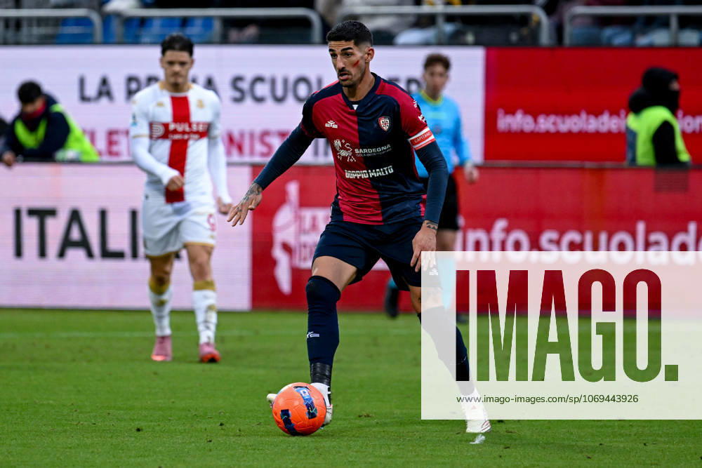 Cagliari s Alessandro Deiola in action during the Serie A soccer match between Cagliari Calcio and Genoa at the Unipol Domus in Cagliari, Sardinia - Saturday, 22 november 2025. - Soccer