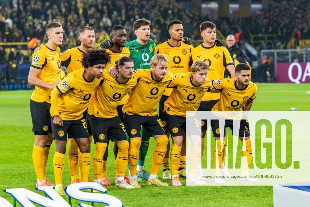 Nico Schlotterbeck (Borussia Dortmund, 4) Waldemar Anton (Borussia Dortmund, 3) Serhou Guirassy (Borussia Dortmund, 9) Gregor Kobel (Borussia Dortmund, 1) Felix Nmecha (Borussia Dortmund, 8) Aaron Anselmino (Borussia Dortmund 28) Karim Adeyemi (Borussia Dortmund, 27) Marcel Sabitzer (Borussia Dortmund, 20) Julian Brandt (Borussia Dortmund, 10) Daniel Svensson (Borussia Dortmund, 24) Yan Couto(Borussia Dortmund, 2) 25.11.2025, Borussia Dortmund vs. Villareal, UEFA Champions League, 5. Spieltag