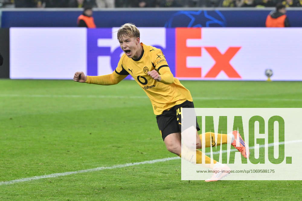Jubel 4:0 Daniel Svensson (Borussia Dortmund) 25.11.2025, Fussball, UEFA Champions League 2025 2026, 5. Spieltag, Borussia Dortmund - FC Villarreal UEFA regulations prohibit any use of photographs as image sequences and or quasi-video Dortmund Signal Iduna Park Nordrhein Westfalen Deutschland