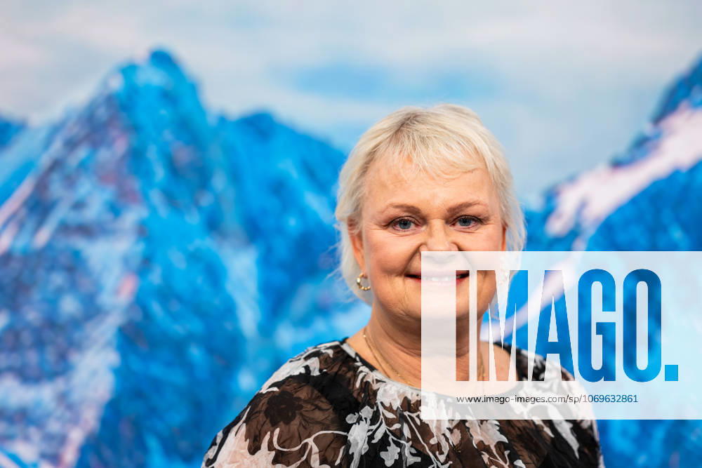 TV4:s expert Anette Norberg, curling, poserar för porträtt under en pressträff den 27 november 2025 i Stockholm.