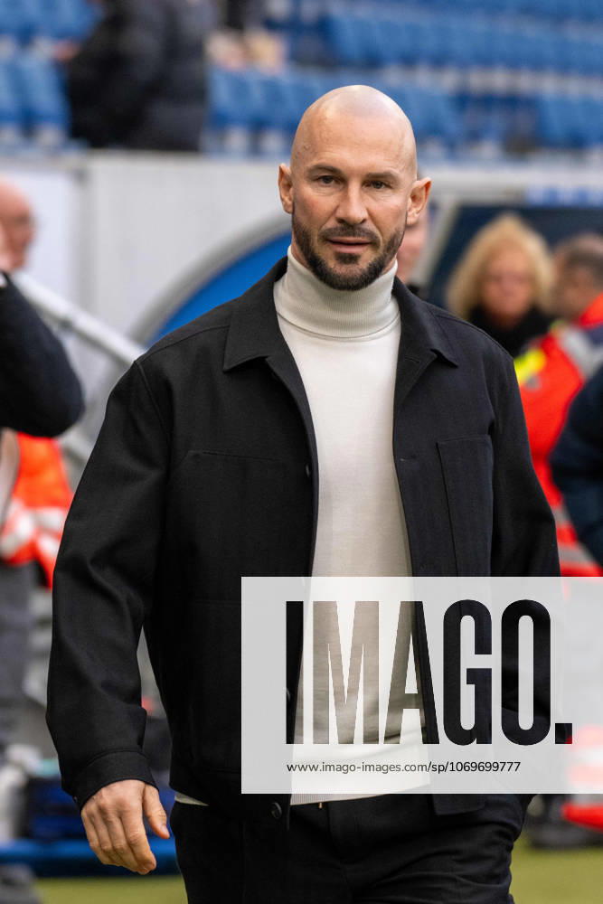 Trainer Christian Ilzer (TSG 1899 Hoffenheim). Deutschland, Sinsheim, 29.11.2025, Fussball, Bundesliga: TSG 1899 Hoffenheim vs FC Augsburg, Saison 2025 2026, 12. Spieltag, PreZero Arena DFL DFB REGULATIONS PROHIBIT ANY USE OF PHOTOGRAPHS AS IMAGE SEQUENCES AND OR QUASI-VIDEO.